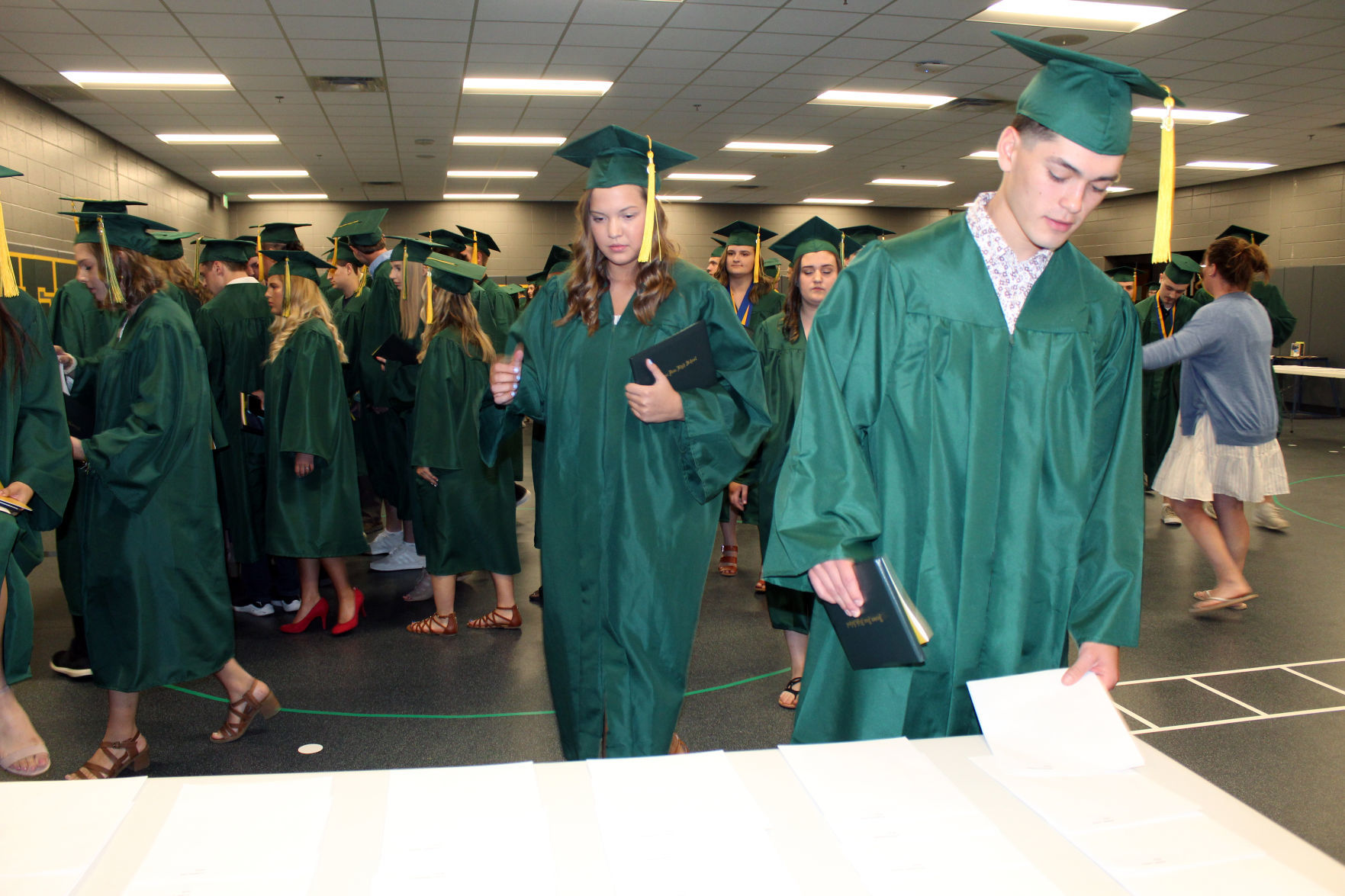 060219-ctzn-news-bd-grad137.jpg